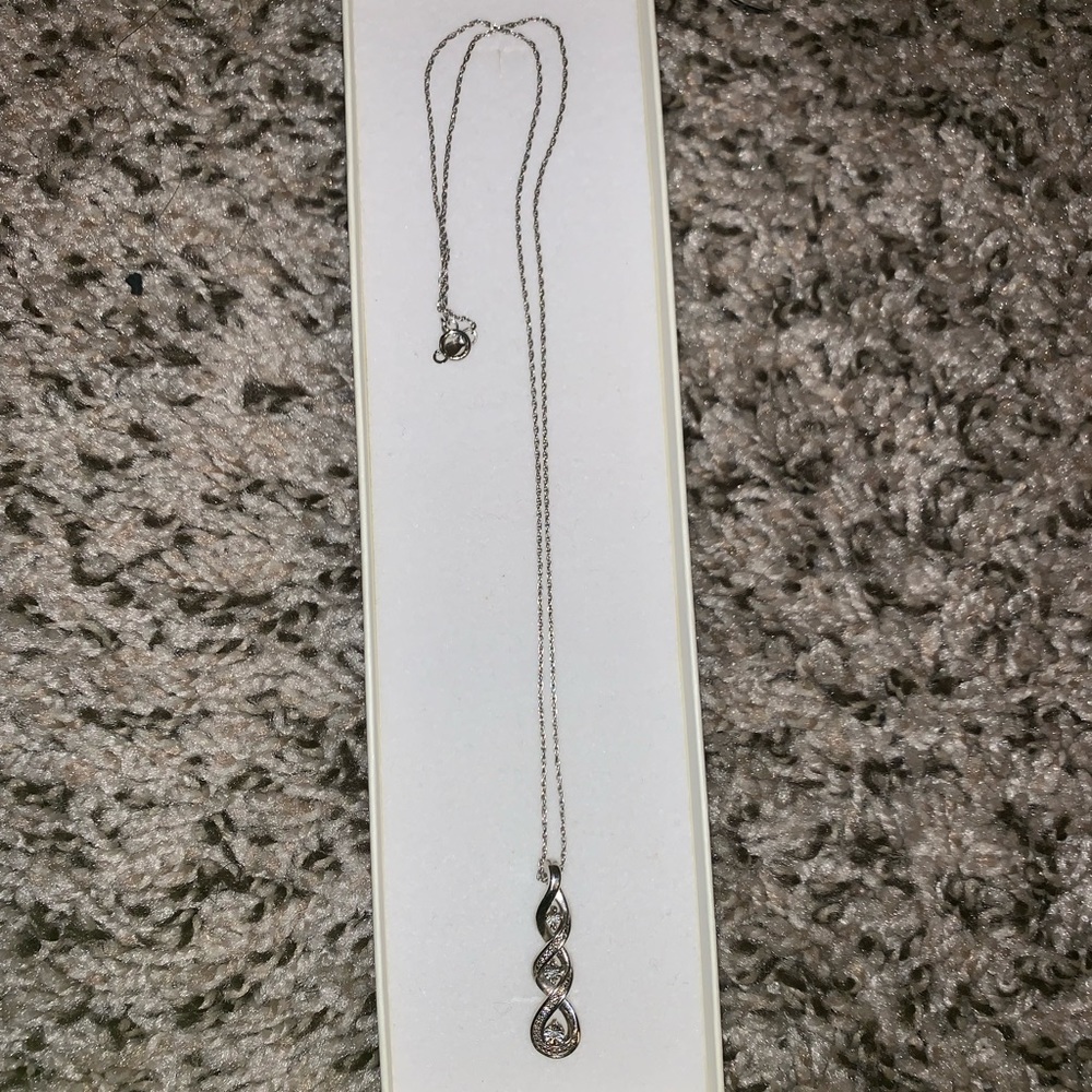 Jared sterling silver diamond necklace